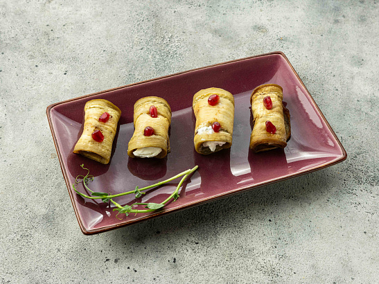 Рулеты из баклажан с сыром